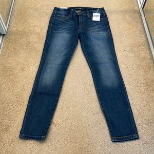 NWT - Joe’s - The Classic Skinny Ankle Jean